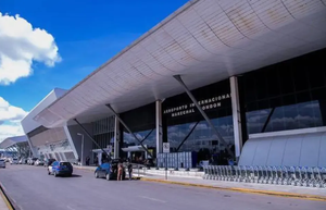 Pneu de avião estoura durante pouso e provoca atrasos e desvios de voos em aeroporto de VG