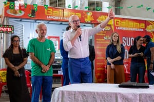 Pivetta assina financiamento de R$ 15 mi para reconstrução do Shopping Popular