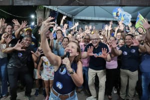 Flávia Moretti faz reunião ampliada para Otaviano Pivetta em Várzea Grande