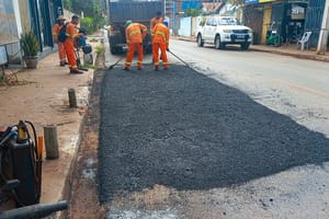 Várzea Grande intensifica tapa-buracos, patrolamento e recapeamento nesta terça-feira
