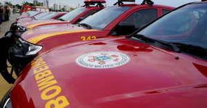 Casal fica ferido após cachorro atravessar rua e provocar queda de moto em Cáceres