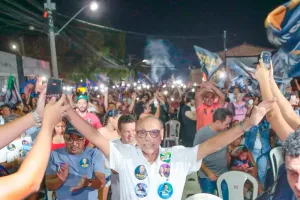 JC celebra emenda para creche ao lado de Jayme, Janaína e Marcrean