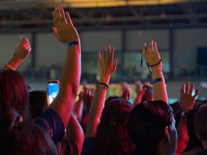 Festival Alegrai-vos reúne mais de 10 mil pessoas no Centro de Eventos do Pantanal