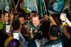 Max lança campanha rumo à reeleição e reúne 5 mil pessoas em ato na Capital