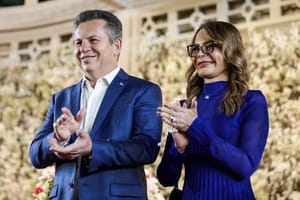 Mauro Mendes e Virginia Mendes mantêm segundo voto ao Senado em aberto