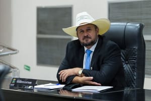 Cattani detona ex-prefeito: "graças a mim você é deputado senão era bosta"