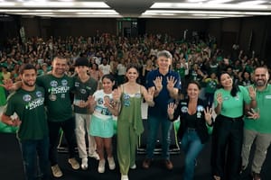 Michelly reúne centenas de apoiadores em último grande ato antes da eleição